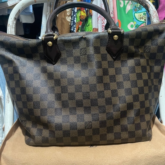 Louis Vuitton Vintage Handbag - Picture 12 of 16